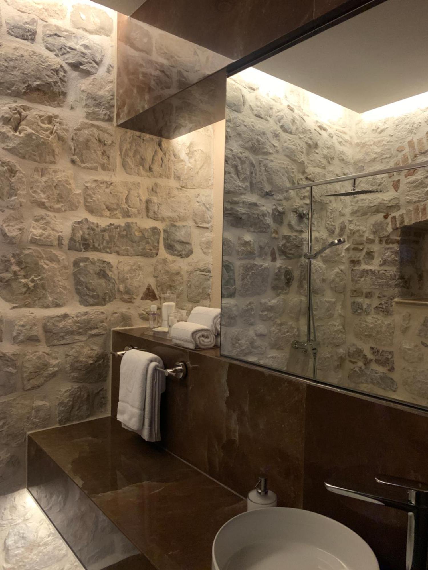 Hotel Kazin Supreme Kotor Exterior foto