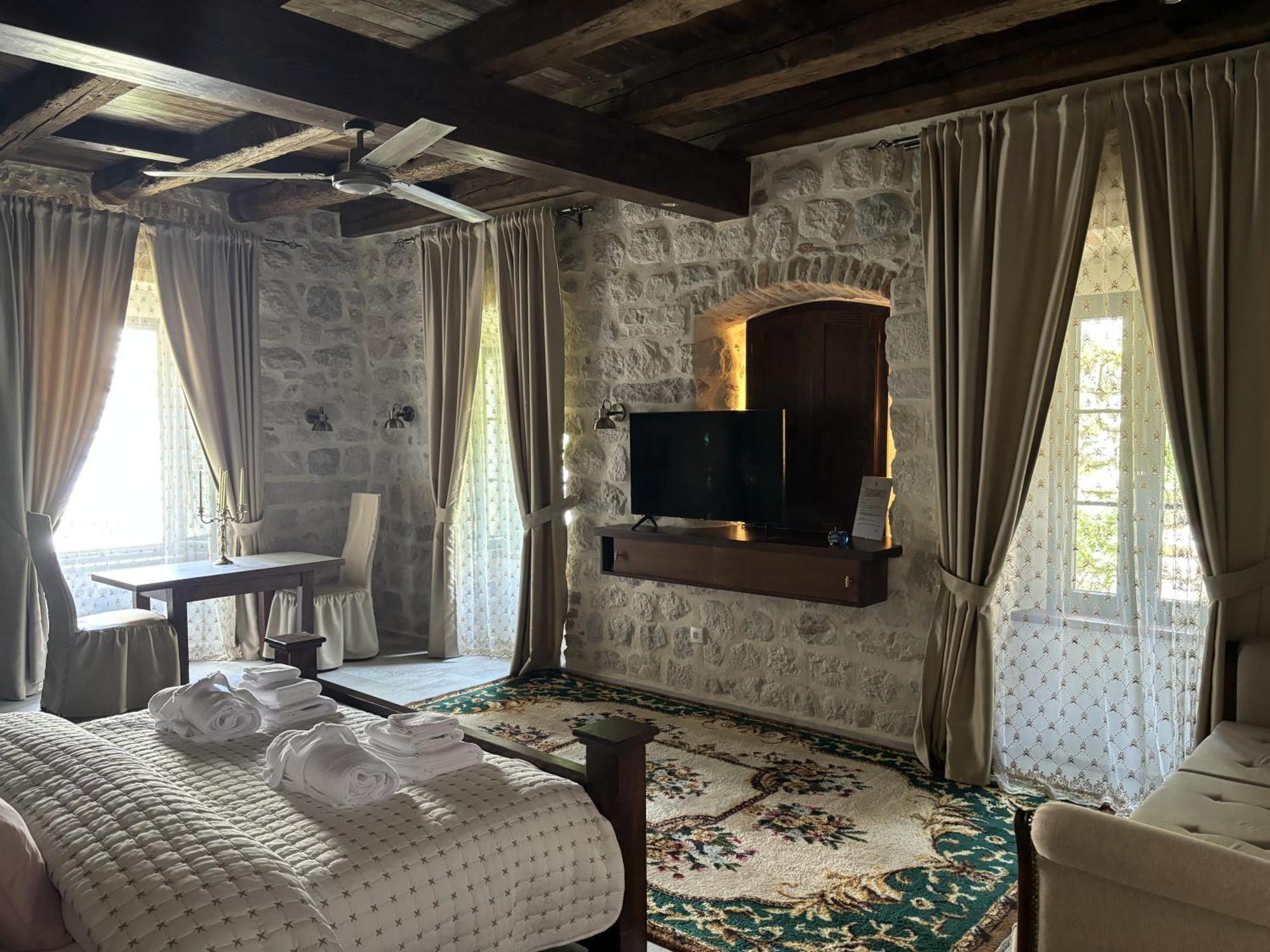 Hotel Kazin Supreme Kotor Exterior foto