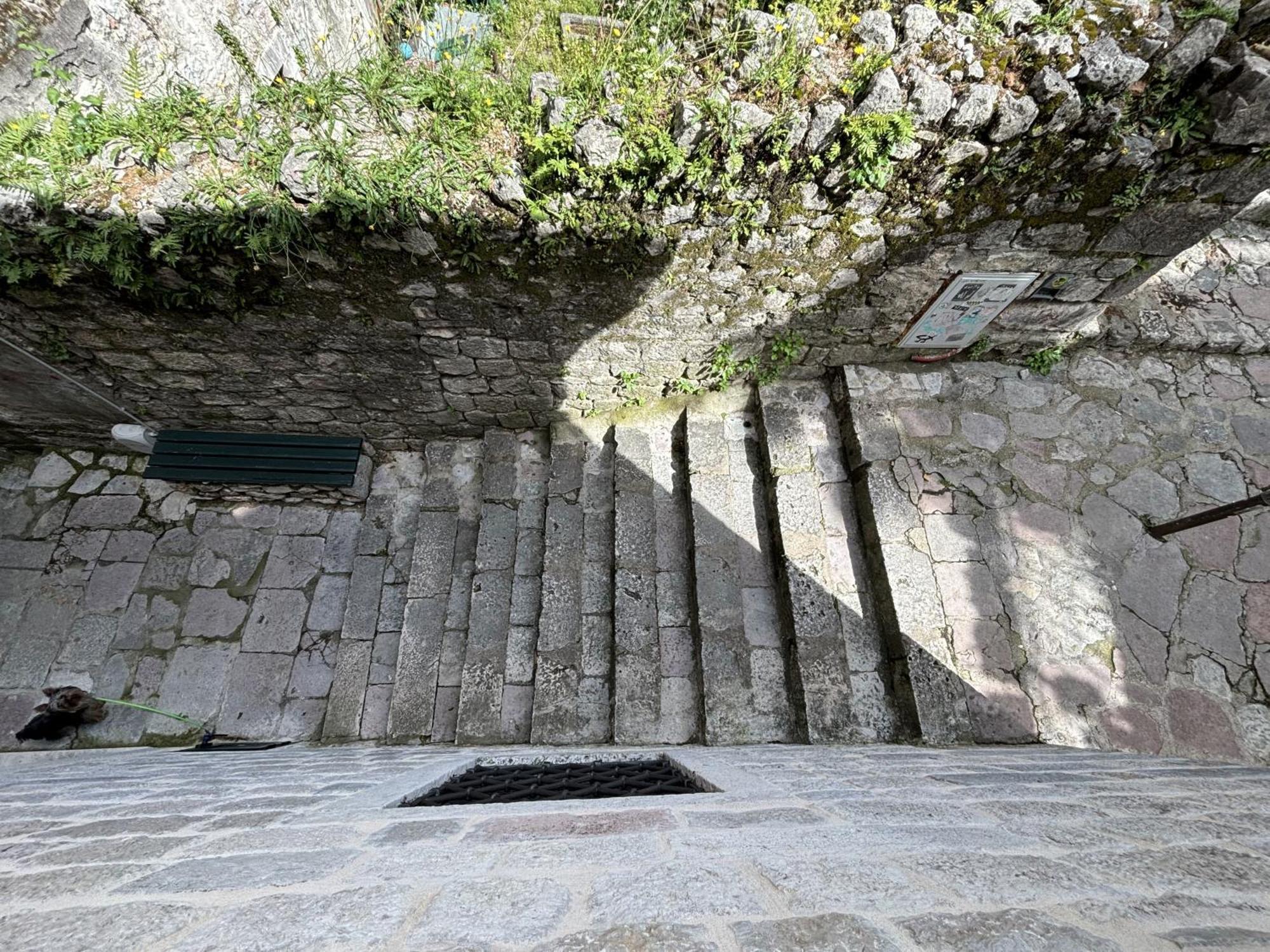Hotel Kazin Supreme Kotor Habitación foto
